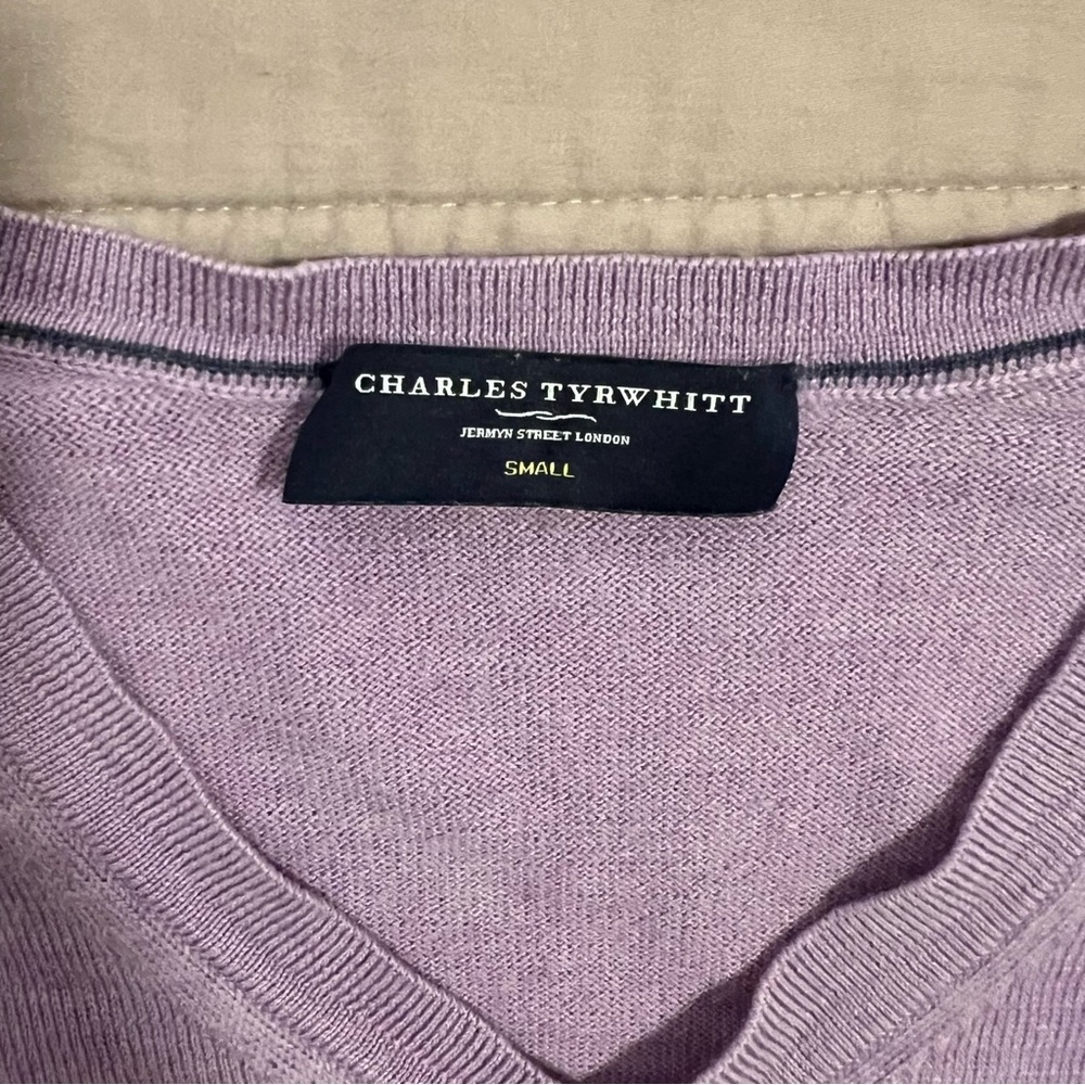 Charles Tyrwhitt Lavender V-Neck merino wool Sweater - Picture 2 of 5